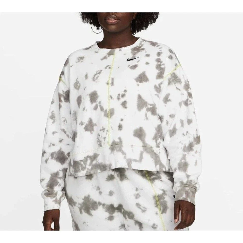 Nike sweatshirt women